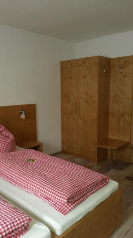 Gaestehaus Engelhard Pension Karbach  Buitenkant foto