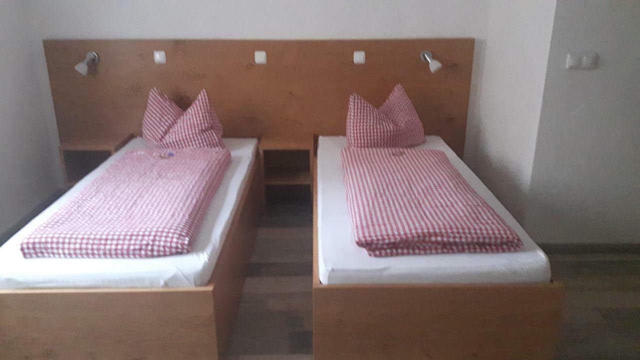 Gaestehaus Engelhard Pension Karbach  Buitenkant foto